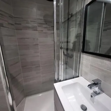 Moderne Proche Rer B Apartment