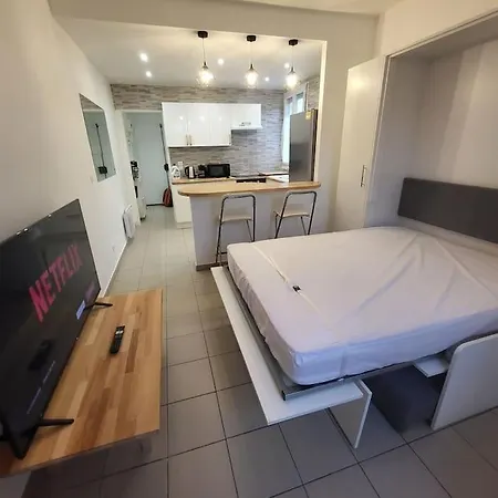 Moderne Proche Rer B * Livry-Gargan